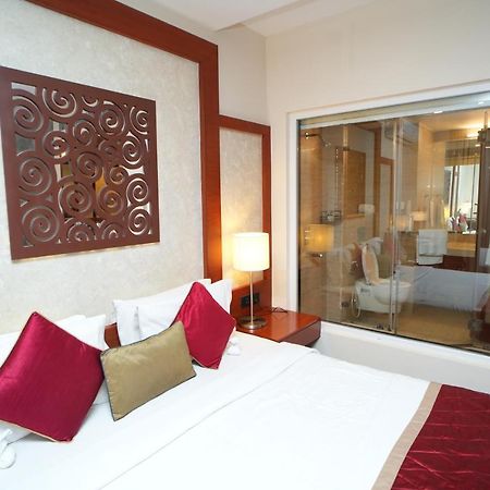 The Altruist Business Hotel Hitech Hajdarabad Zewnętrze zdjęcie