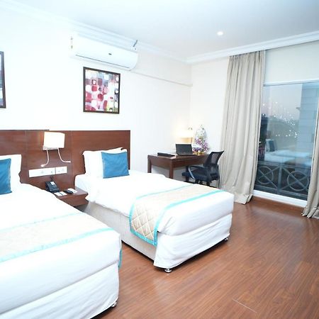 The Altruist Business Hotel Hitech Hajdarabad Zewnętrze zdjęcie