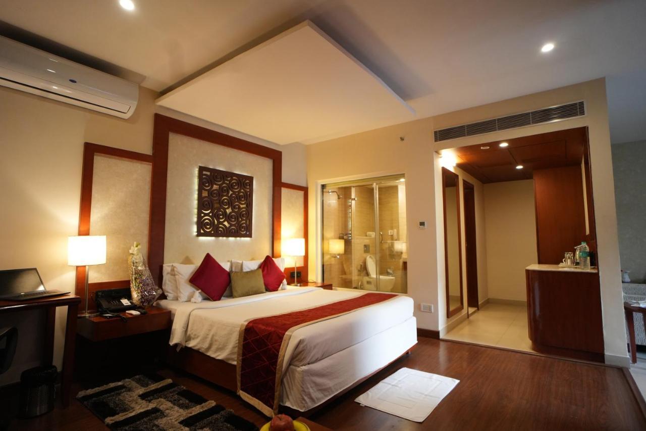 The Altruist Business Hotel Hitech Hajdarabad Zewnętrze zdjęcie