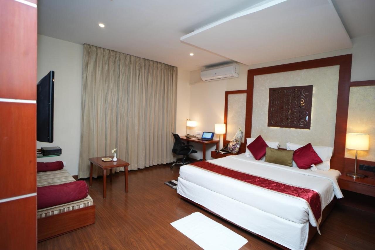 The Altruist Business Hotel Hitech Hajdarabad Zewnętrze zdjęcie