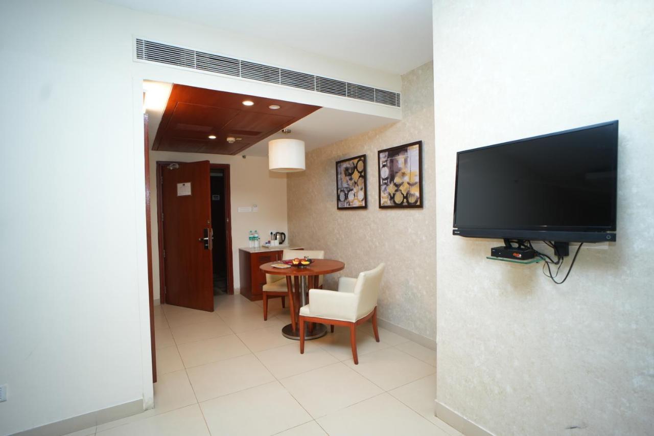 The Altruist Business Hotel Hitech Hajdarabad Zewnętrze zdjęcie
