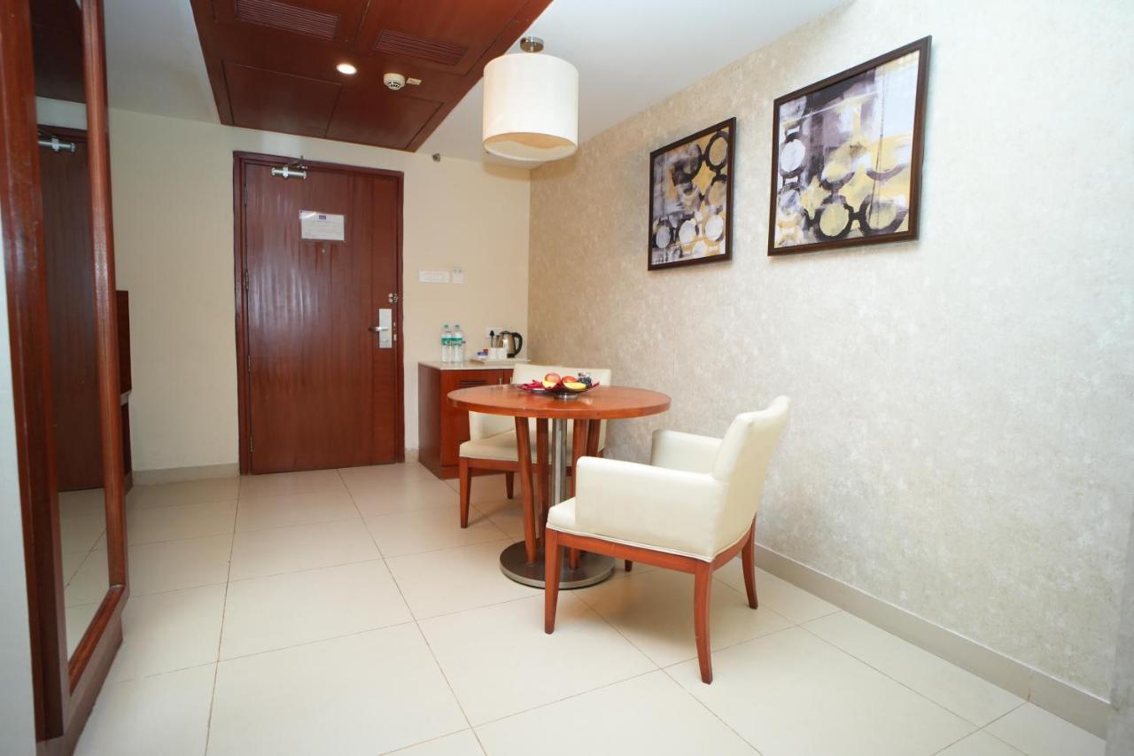 The Altruist Business Hotel Hitech Hajdarabad Zewnętrze zdjęcie