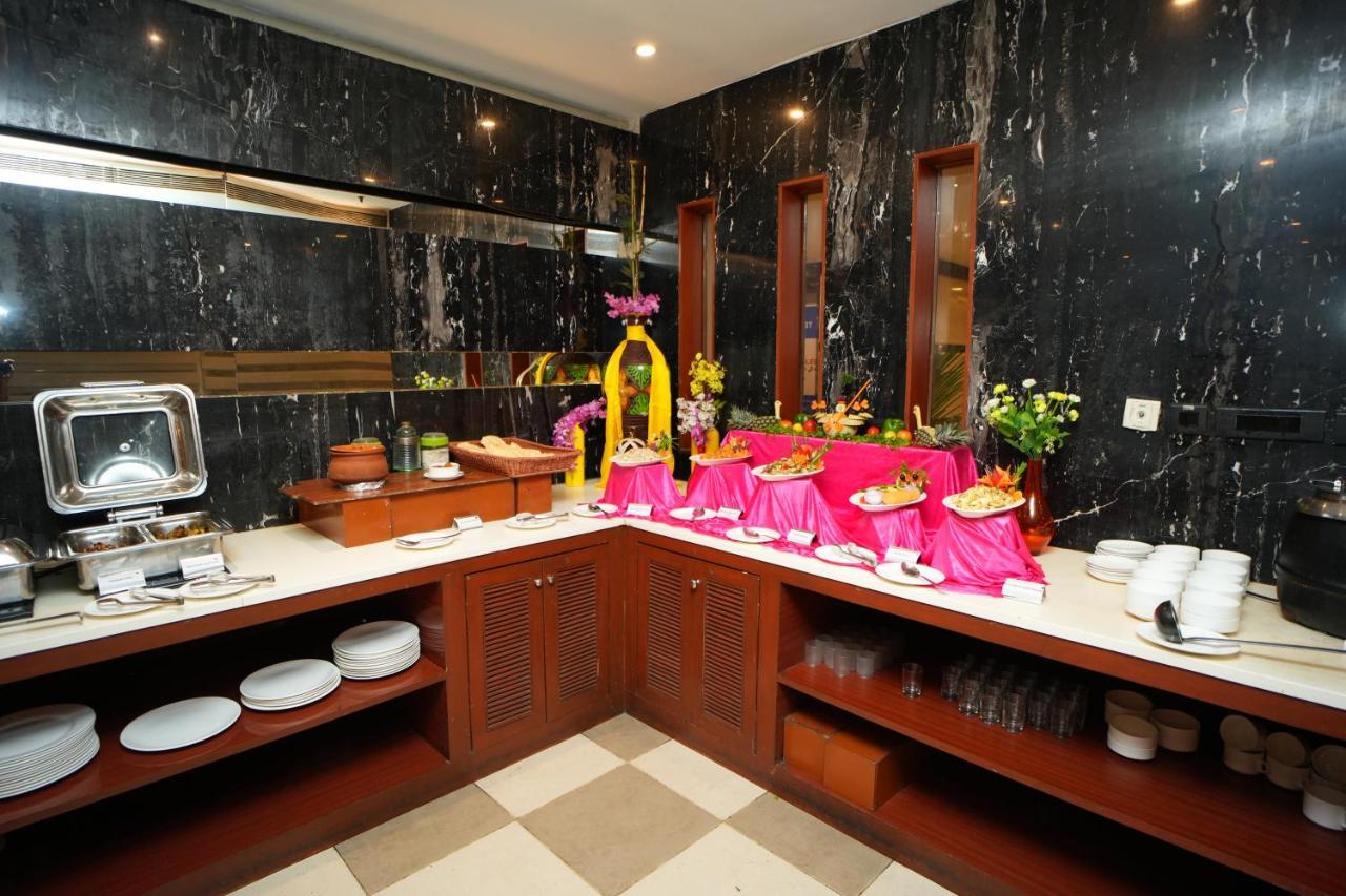 The Altruist Business Hotel Hitech Hajdarabad Zewnętrze zdjęcie