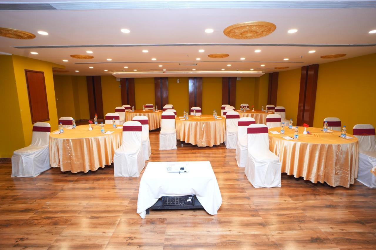 The Altruist Business Hotel Hitech Hajdarabad Zewnętrze zdjęcie
