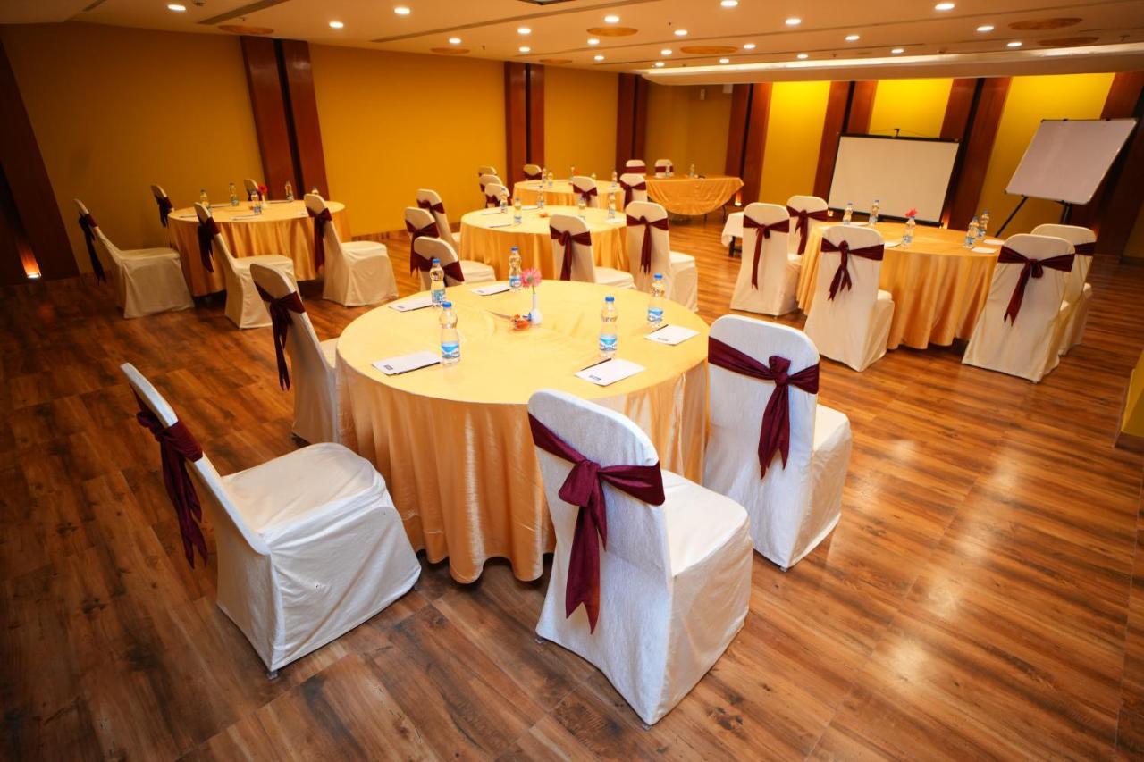 The Altruist Business Hotel Hitech Hajdarabad Zewnętrze zdjęcie